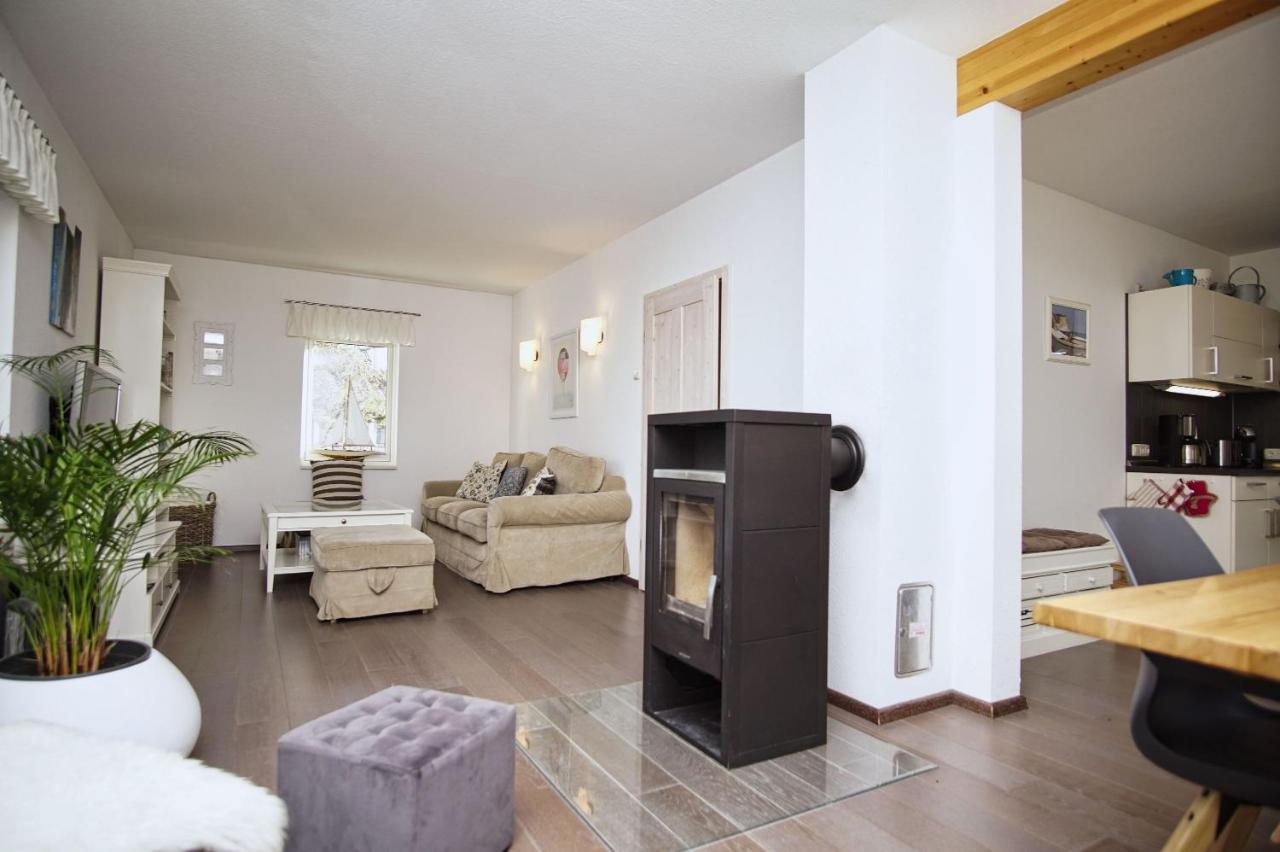 Komfortables Haus Mit Kamin, Sauna, Garten, Terrasse - Ferienhaus Sternschnuppe Wiek auf Rügen المظهر الخارجي الصورة