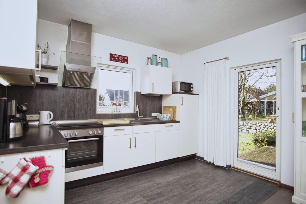 Komfortables Haus Mit Kamin, Sauna, Garten, Terrasse - Ferienhaus Sternschnuppe Wiek auf Rügen المظهر الخارجي الصورة