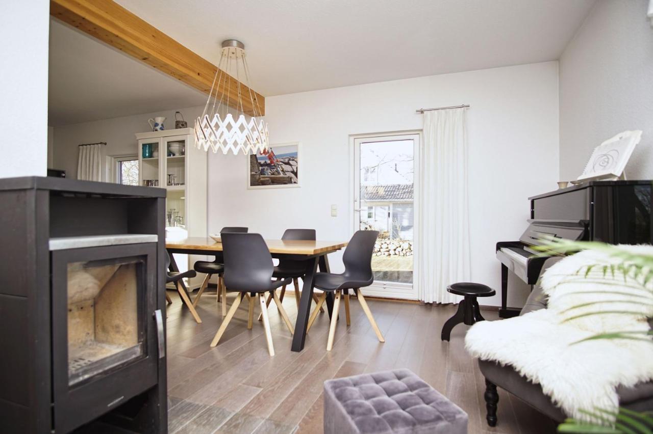 Komfortables Haus Mit Kamin, Sauna, Garten, Terrasse - Ferienhaus Sternschnuppe Wiek auf Rügen المظهر الخارجي الصورة
